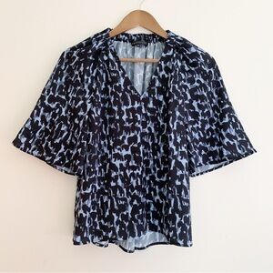 Abbey Glass Blue Animal Print Holly Blouse XS